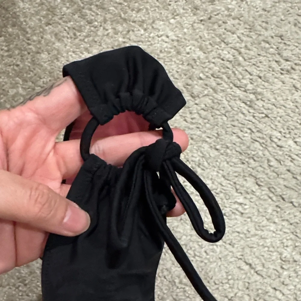 VS Pink bikini bottoms - Picture 4 of 5